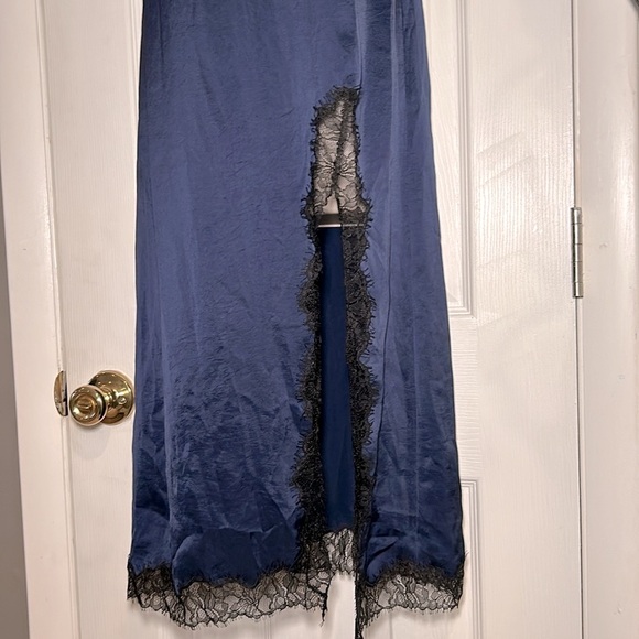 NWT Aritzia Navy Slip Dress with black lace - size XXS - Picture 8 of 8